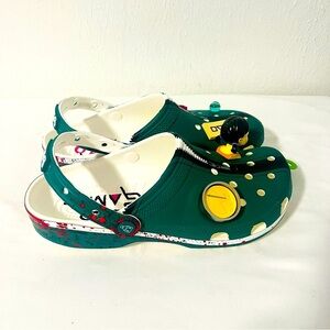 Crocs X Netflix Squid Game Classic Clog M8 W10 NWT Dark Green with Jibbitz